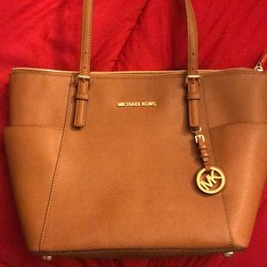 Michael Kors Jet Set Tote (EUC)
